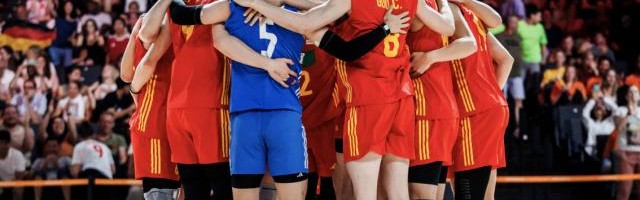 kaiyun.com-心态稳定进攻压制 中国男排赢德国止住连败颓势