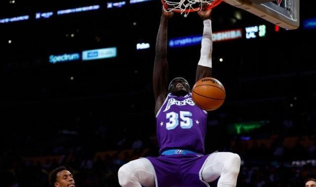 开云体育官网-4年效力9队！流浪汉变湖人奇兵 比魔兽更有活力