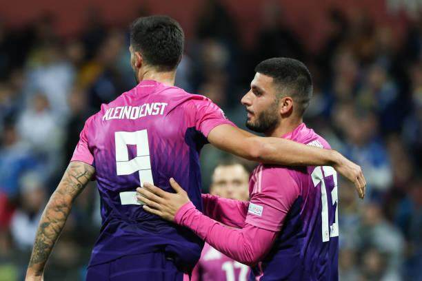 1728701420692009345.jpg 2177216331-612x612.jpg