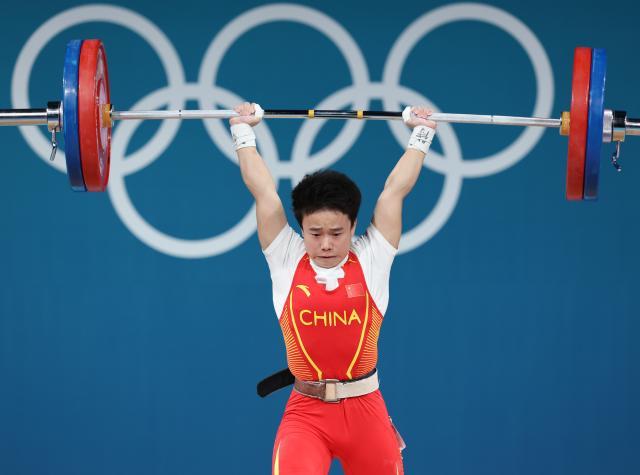 1723384222989060343.jpg 巴黎奥运会丨举重——女子49公斤级:侯志慧夺金++XxjpseC008228_20240808_MVPFN0A001.jpg